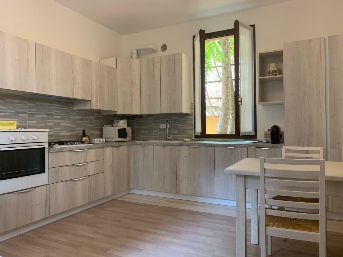 Alla Tomba Di Giulietta Verona Bagian luar foto